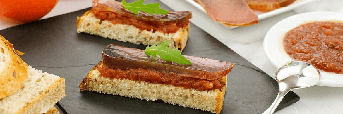 Fotografía de producto o de presentación de un plato con los productos Herpac.Salazones conservas y ahumados de Barbate - Herpac - Atun - atun rojo - mojama - hueva - cadiz - almadraba - quiero delicatessen - villena - alicante