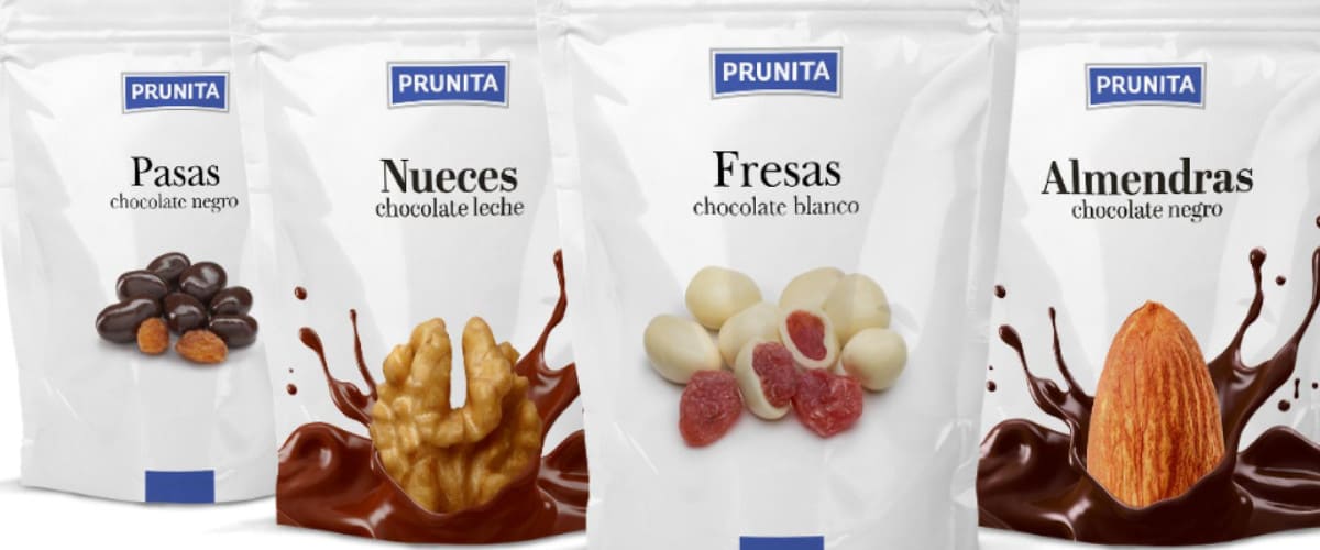 Fotografía de frutos secos Prunita con chocolate. Frutos secos con chocolate - Pasas con chocolate - Pistachos - arandanos - almendras - Prunita - Quiero Delicatessen - Villena - Alicante